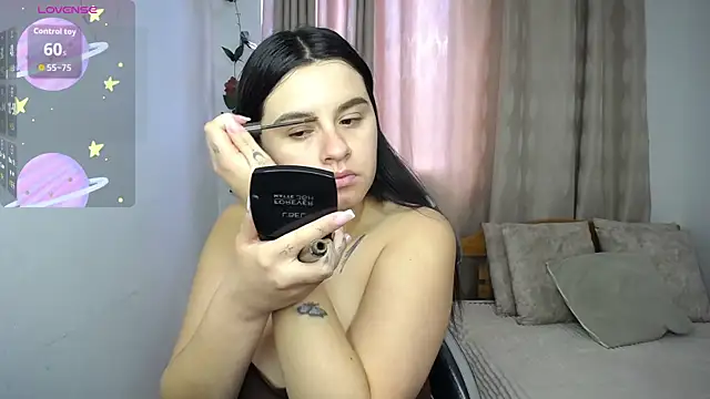 Snapshot of SaraBraun_ chatting on October 30, 2025, 7:00 pm SaraBraun online show from October 30, 2025, 7:00 pm