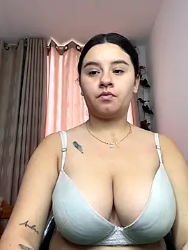 Snapshot of SaraBraun_ chatting on November 2, 2025, 4:45 pm SaraBraun online show from November 2, 2025, 4:45 pm