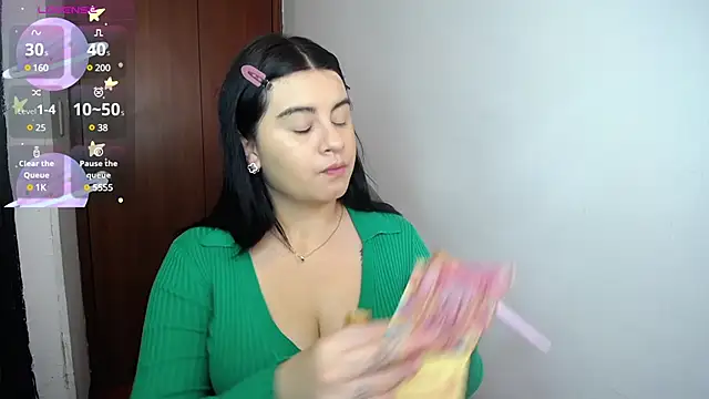 Snapshot of SaraBraun_ chatting on January 9, 2025, 1:02 pm SaraBraun online show from January 9, 2025, 1:02 pm