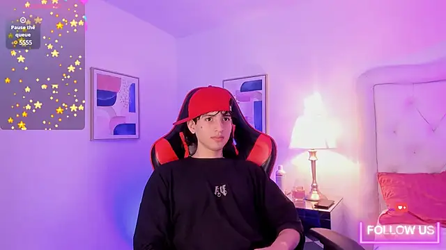 Snapshot of sett_and_gwen chatting on March 8, 2025, 4:45 am sett and gwen online show from March 8, 2025, 4:45 am