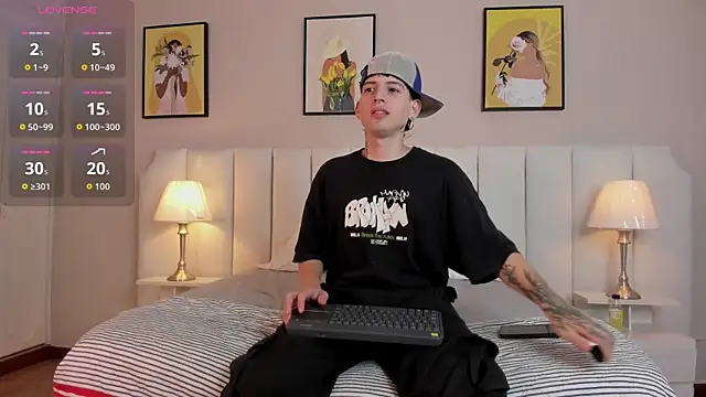 Snapshot of sett_and_gwen chatting on February 26, 2026, 3:39 am sett and gwen online show from February 26, 2026, 3:39 am