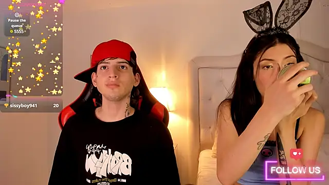 Snapshot of sett_and_gwen chatting on February 28, 2025, 8:20 am sett and gwen online show from February 28, 2025, 8:20 am