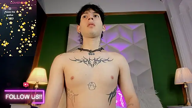 Snapshot of sett_and_gwen chatting on October 4, 2025, 3:52 am sett and gwen online show from October 4, 2025, 3:52 am