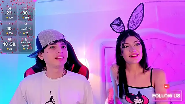 Snapshot of sett_and_gwen chatting on February 24, 2025, 5:22 am sett and gwen online show from February 24, 2025, 5:22 am