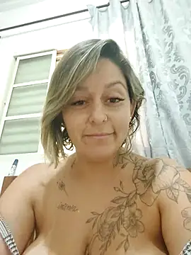 Snapshot of baixinhaloira chatting on December 20, 2024, 2:26 pm baixinhaloira online show from December 20, 2024, 2:26 pm