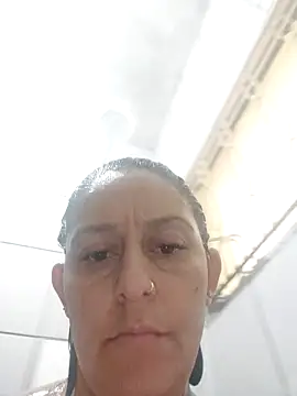 Snapshot of baixinhaloira chatting on November 9, 2025, 2:43 pm baixinhaloira online show from November 9, 2025, 2:43 pm