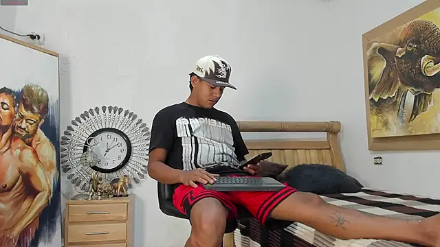 mr stiven  online show from May 15, 2026, 6:22 am