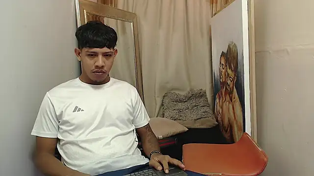 mr stiven  online show from November 26, 2025, 3:06 am