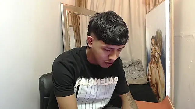 mr stiven  online show from November 22, 2025, 4:33 am