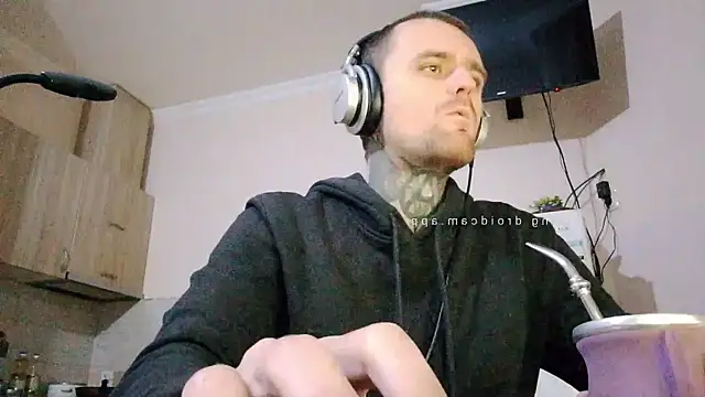 HappyZebra13 online show from February 3, 2025, 5:03 pm