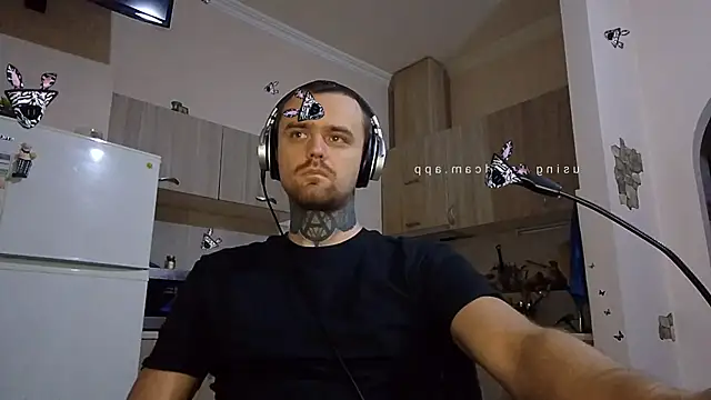 HappyZebra13 online show from February 6, 2025, 8:13 pm