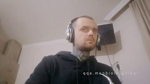 HappyZebra13 online show from January 9, 2025, 6:04 pm