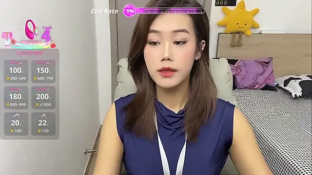 Bella-LL online show from October 28, 2025, 4:28 pm