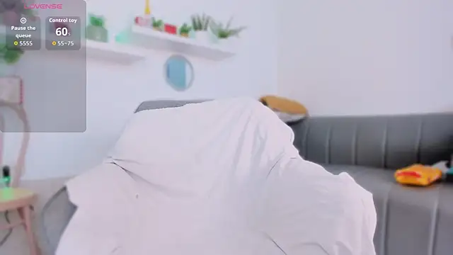 jazmin anbar online show from October 13, 2025, 7:04 pm