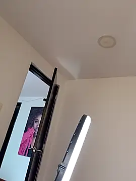 sasi luna online show from December 15, 2025, 2:01 pm