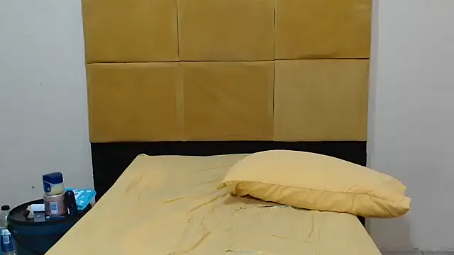 Snapshot of Bbw255 chatting on October 19, 2025, 7:49 pm Bbw255 online show from October 19, 2025, 7:49 pm