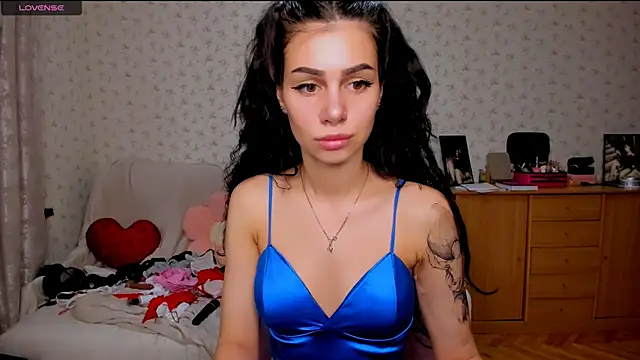 Snapshot of Carry_magic chatting on February 22, 2026, 7:04 pm Carry magic online show from February 22, 2026, 7:04 pm