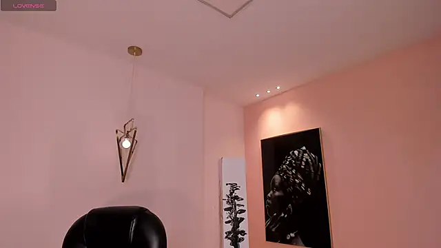 Snapshot of MiaFarrell_ chatting on November 14, 2025, 6:55 pm MiaFarrell online show from November 14, 2025, 6:55 pm