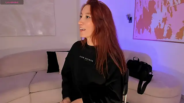 MiaFarrell  online show from February 2, 2026, 6:29 pm