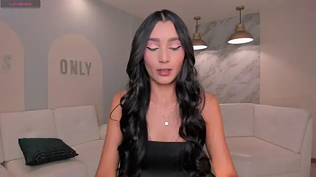 BellaCarteer  online show from April 18, 2026, 8:20 pm