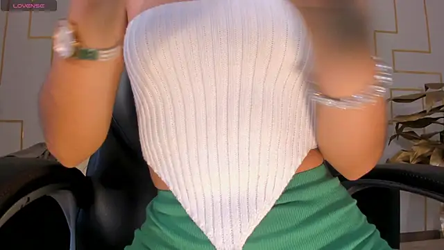 Snapshot of BellaCarteer_ chatting on February 5, 2026, 12:12 pm BellaCarteer online show from February 5, 2026, 12:12 pm