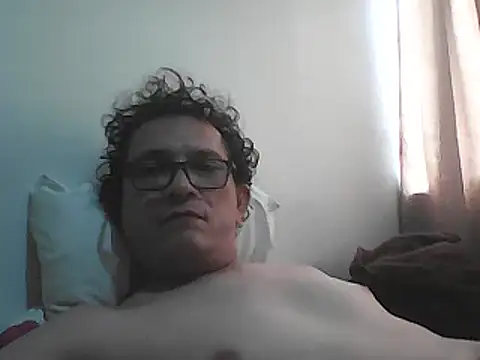 Snapshot of Bombi22 chatting on November 24, 2025, 5:24 pm Bombi22 online show from November 24, 2025, 5:24 pm