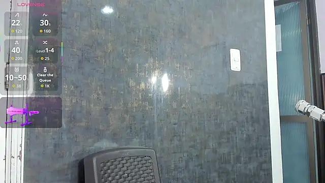 violett collins  online show from December 3, 2025, 11:14 pm