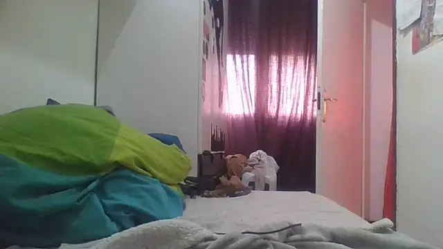 Snapshot of lunaxxxtreme chatting on February 10, 2025, 1:01 pm lunaxxxtreme online show from February 10, 2025, 1:01 pm