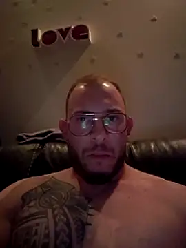 jourdinio13 online show from April 17, 2026, 9:17 pm