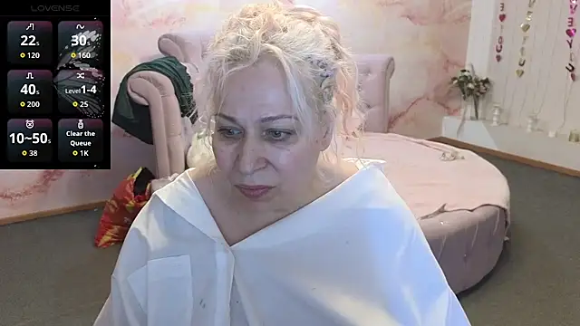 Penelope Pinky online show from April 3, 2026, 11:38 am