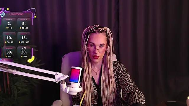 Snapshot of Cassie_Bae chatting on November 28, 2025, 5:51 am Cassie Bae online show from November 28, 2025, 5:51 am