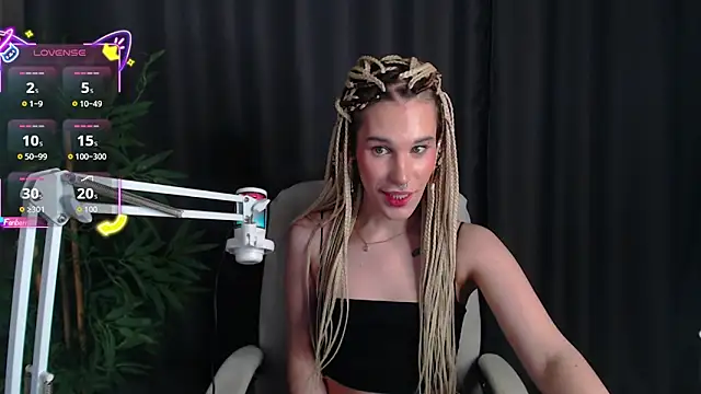 Snapshot of Cassie_Bae chatting on December 1, 2025, 9:04 pm Cassie Bae online show from December 1, 2025, 9:04 pm