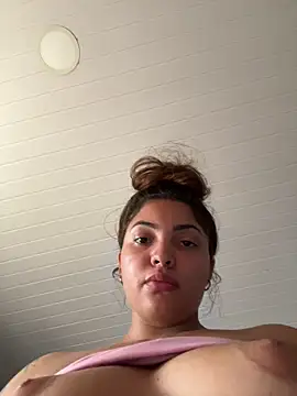 Nicollygriu online show from March 7, 2026, 4:23 pm