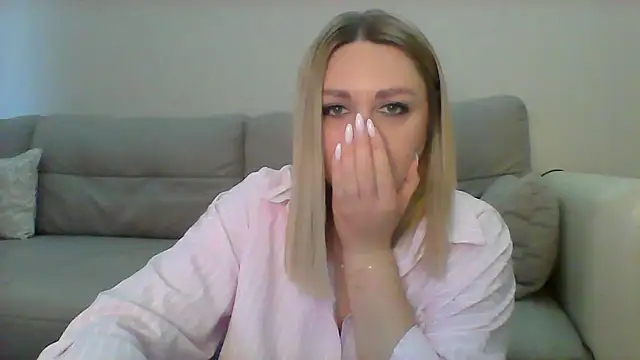 Snapshot of VickyLove047 chatting on September 16, 2025, 6:25 am VickyLove047 online show from September 16, 2025, 6:25 am