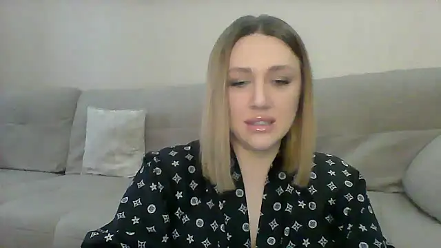 Snapshot of VickyLove047 chatting on March 14, 2025, 6:10 am VickyLove047 online show from March 14, 2025, 6:10 am