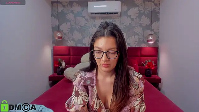 Snapshot of ZarifaBev chatting on February 21, 2025, 7:32 pm ZarifaBev online show from February 21, 2025, 7:32 pm