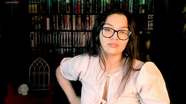 Snapshot of ZarifaBev chatting on November 16, 2025, 9:58 am ZarifaBev online show from November 16, 2025, 9:58 am