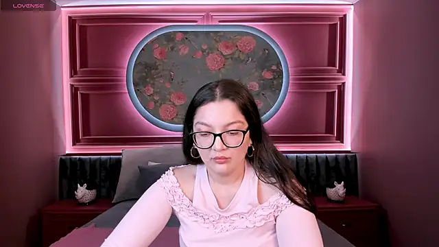 Snapshot of ZarifaBev chatting on November 5, 2025, 9:51 pm ZarifaBev online show from November 5, 2025, 9:51 pm