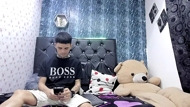 exotic hot couple online show from February 27, 2026, 9:58 pm