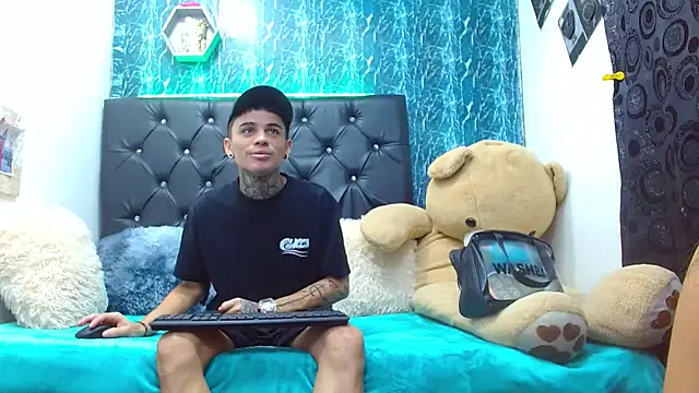 exotic hot couple online show from March 16, 2025, 12:12 am