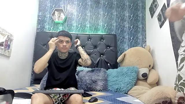 exotic hot couple online show from November 26, 2025, 11:38 pm