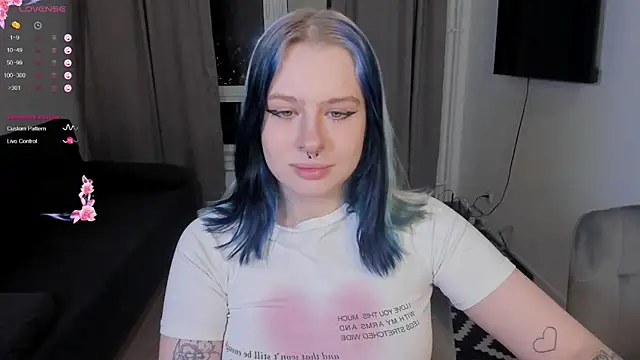 Snapshot of tender_kiitty chatting on February 8, 2026, 7:11 pm tender kiitty online show from February 8, 2026, 7:11 pm