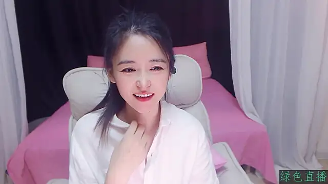 CN-Babycat online show from November 16, 2025, 3:33 am