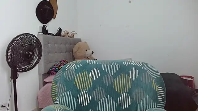 Sexy Lia  online show from March 27, 2026, 2:20 am