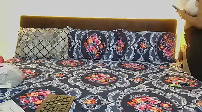 Snapshot of chavi_12 chatting on March 4, 2025, 3:48 pm chavi 12 online show from March 4, 2025, 3:48 pm