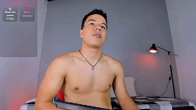 Snapshot of lucas_wellx chatting on October 30, 2025, 12:09 am lucas wellx online show from October 30, 2025, 12:09 am