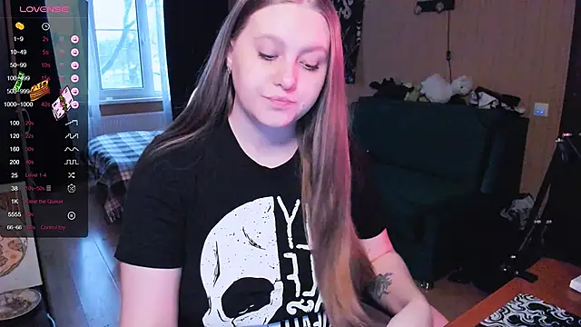 Snapshot of Alice_Dreamgirl_ chatting on November 25, 2025, 12:05 pm Alice Dreamgirl online show from November 25, 2025, 12:05 pm