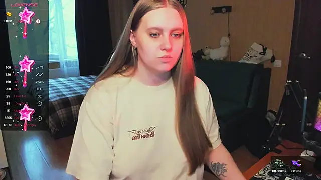 Snapshot of Alice_Dreamgirl_ chatting on November 17, 2025, 11:58 am Alice Dreamgirl online show from November 17, 2025, 11:58 am