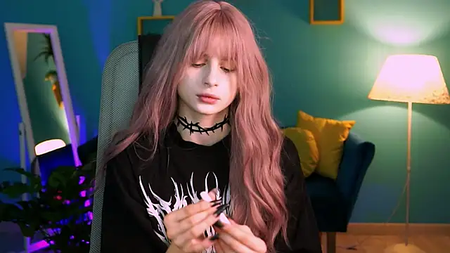 Snapshot of JadeCastle_ chatting on March 18, 2025, 5:02 am JadeCastle  online show from March 18, 2025, 5:02 am