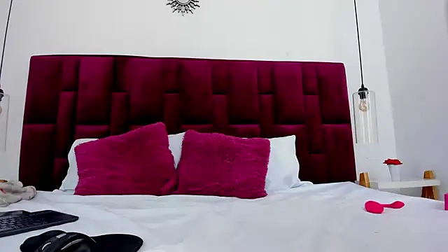 Snapshot of hotmature1 chatting on December 3, 2025, 12:15 pm hotmature1 online show from December 3, 2025, 12:15 pm